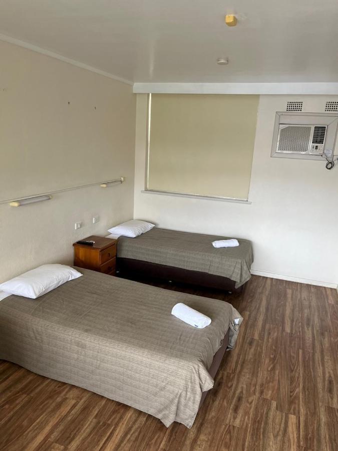Crown Hotel Motel Grafton Exterior photo